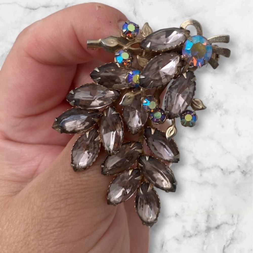 1950's Vintage Aurora Borealis Large Pink Hue Rhinestones Women's Brooch